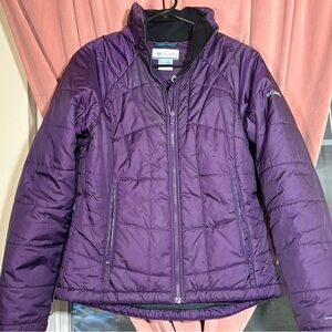 Columbia puffer jacket in purple, Size M